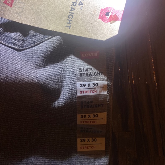 A pair of Nike Shox size 10.5 And 1 pair of Levi’s mens jeans cut 514 size 29/30 - Picture 9 of 15